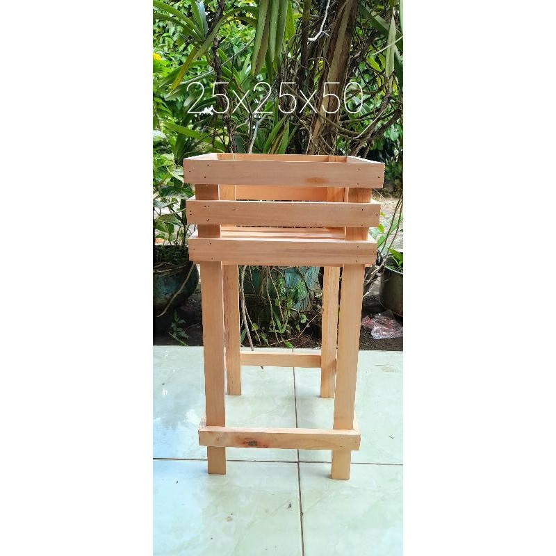 pot bunga,pot bunga kayu,pot bunga anggrek.