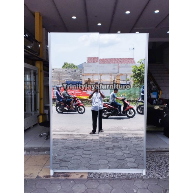 Lemari Pakaian 2 Pintu Sliding Duco Rel Gantung /Candra Furniture