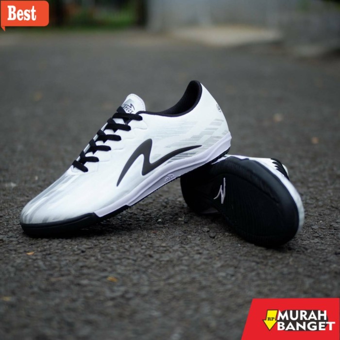rekomendasi sepatu futsal Sepatu Futsal Specs Murah.Putih - Putih, 39