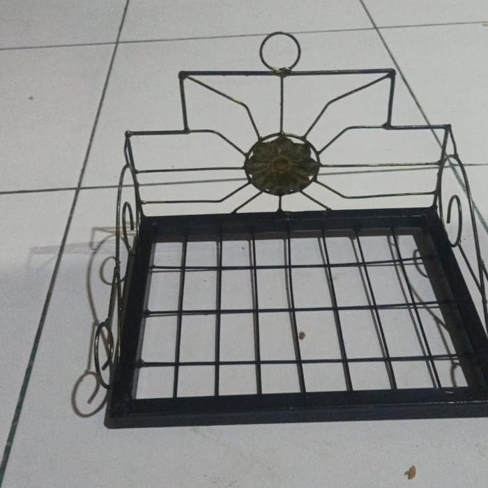 pelangkiran plangkiran besi B n S - kecil