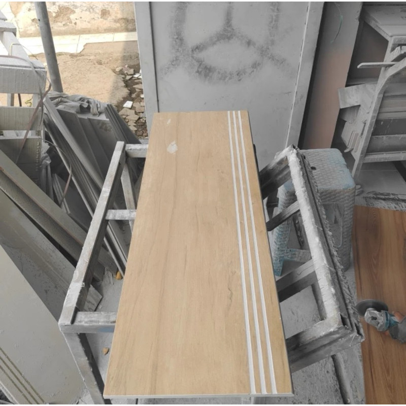 granit tangga motif kayu 30x90 30x100 20x120 keramik list plint lantai Custom ukuran