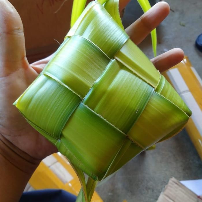 

cangkang ketupat siap pakai/ketupat daun kelapa