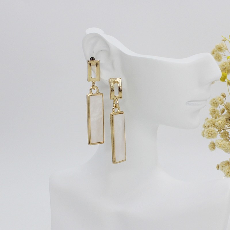 Anting-anting mutiara emas persegi panjang untuk wanita aksesoris wanita anting tindik  m178