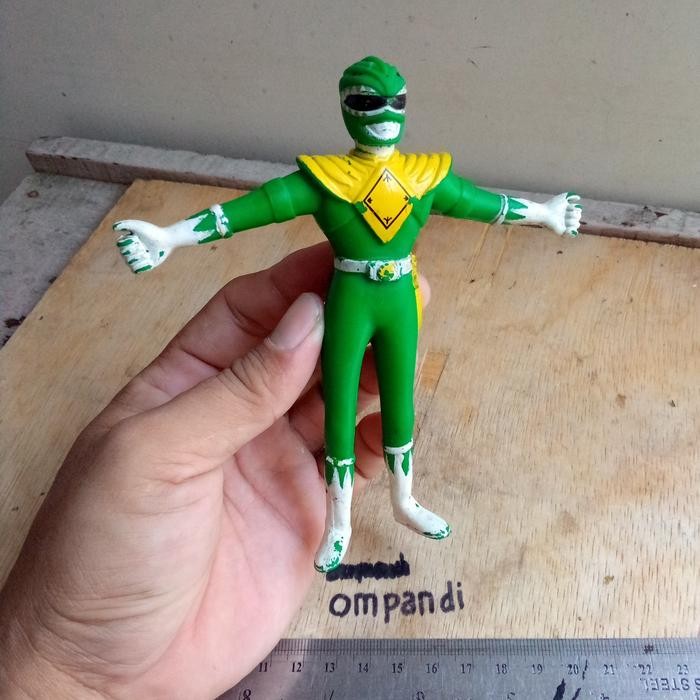 EO99 figure power rangers green