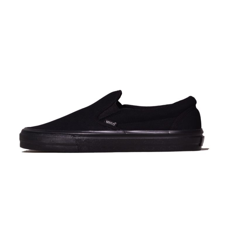 MinusOne Footwear Sepatu Slip-Ons Full Black Flat Shoes Ringan Antiselip Nyaman Fleksibel Unisex