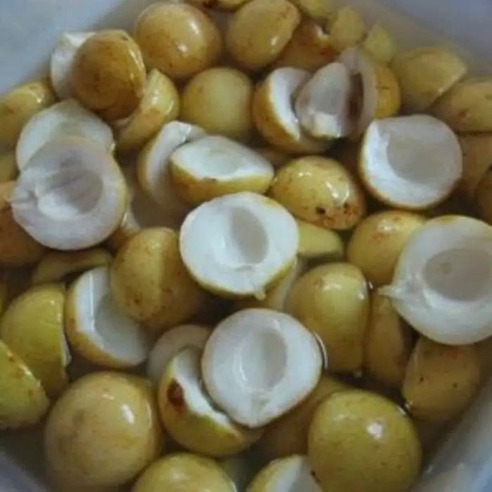 

daging buah pala segar fresh,per 1 kg