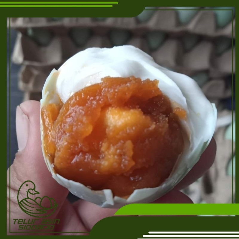 

TELUR ASIN MATANG / TELUR BEBEK ASIN KUKUS