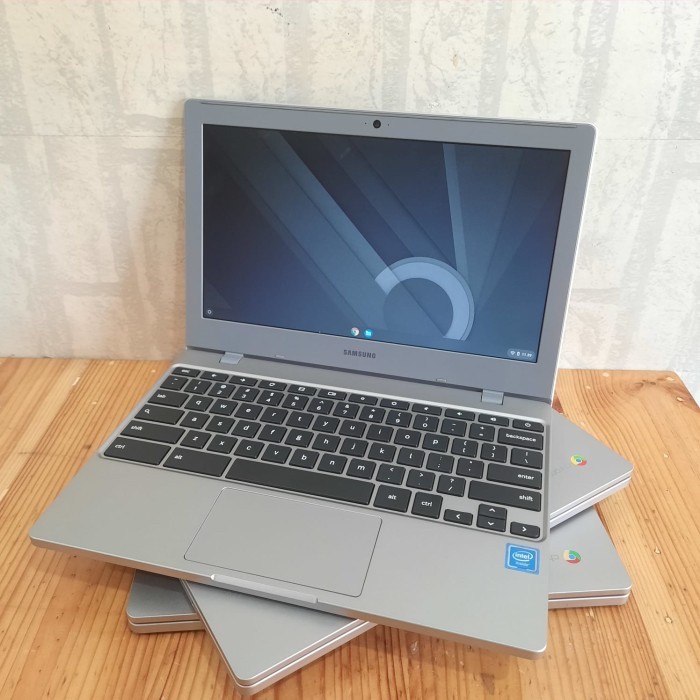 Laptop multimedia Samsung Chromebook 4 Celeron N4020 Ram 4/32Gb cepat