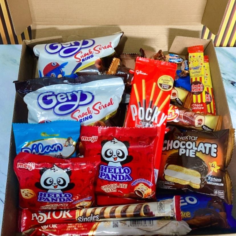 

Hampers lebaran snack box bingkisan snack isi 22 pcs