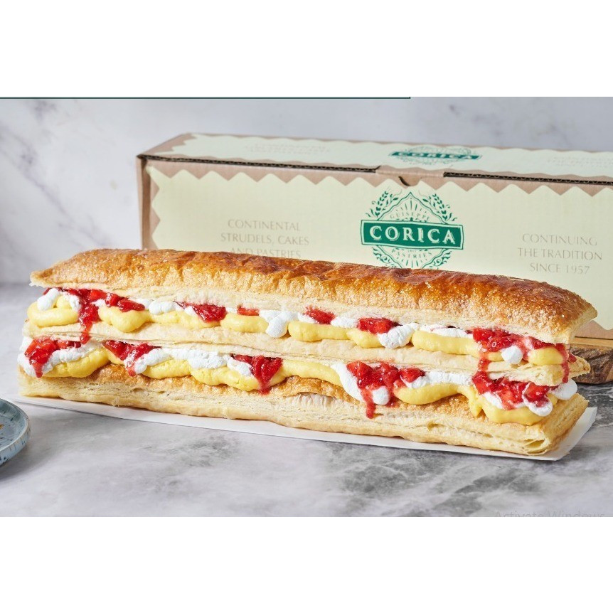 

Strawberry Strudel Whole - Corica Pastries