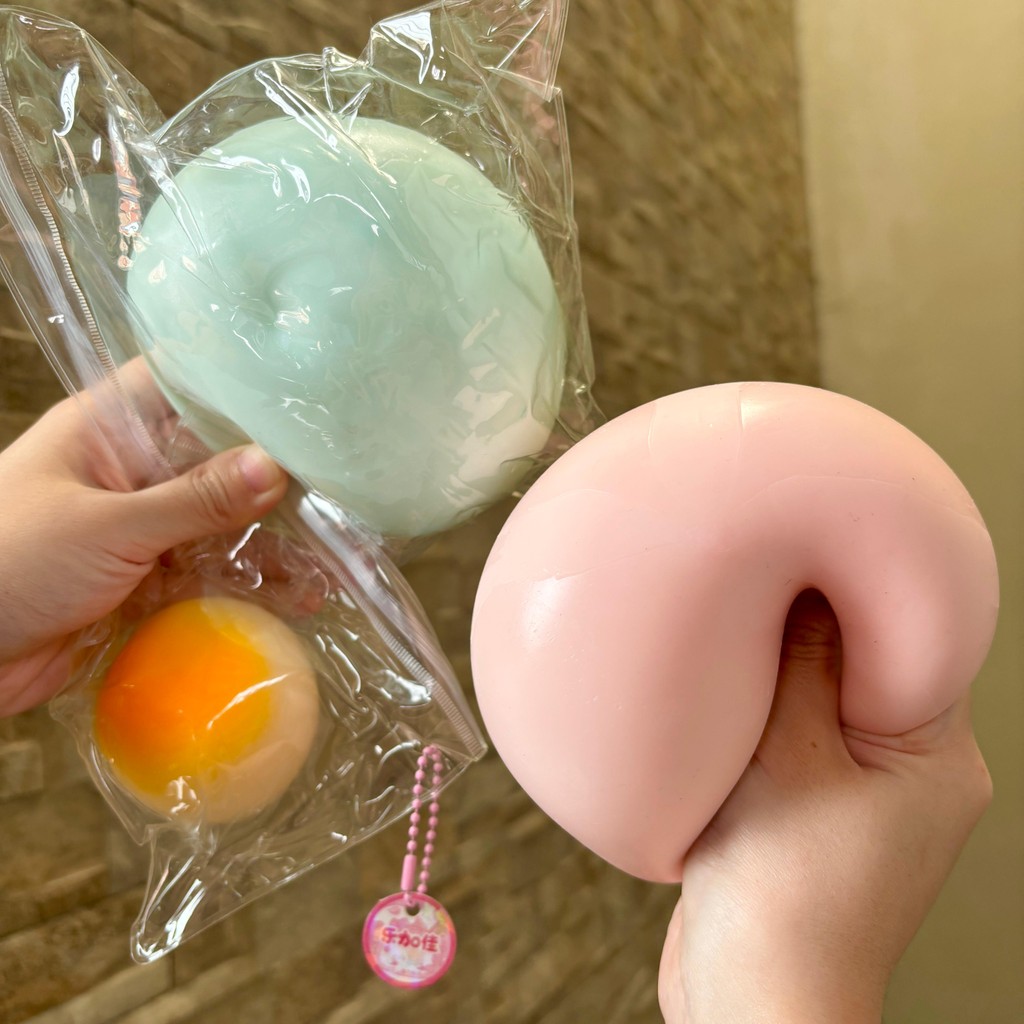 MUL KYUTOSQUISH Squishy Mochi Jumbo Besar Gemoy dan Kecil Mainan Imut Relaksasi Lucu Viral Elastis