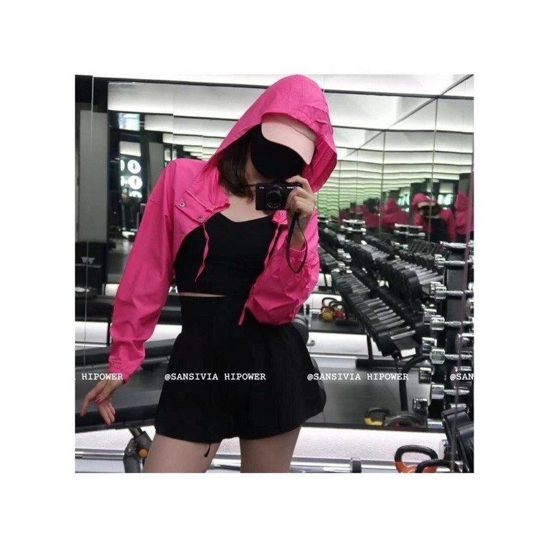 Atasan parasut ada topi tangan panjang depan pendek belakang panjang