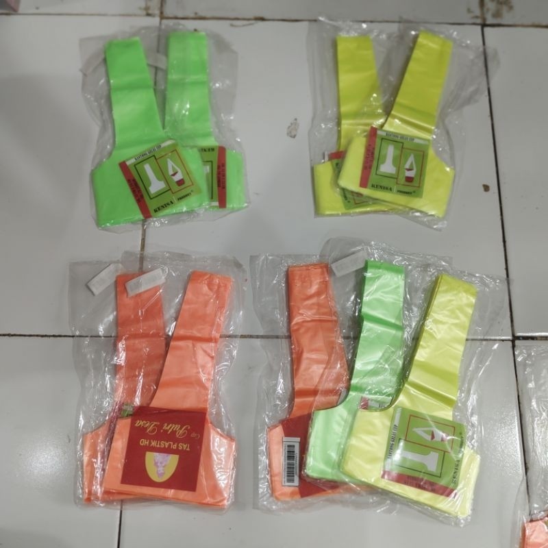 

kantong gelas cup, 1 bungkus isi 70 lembar
