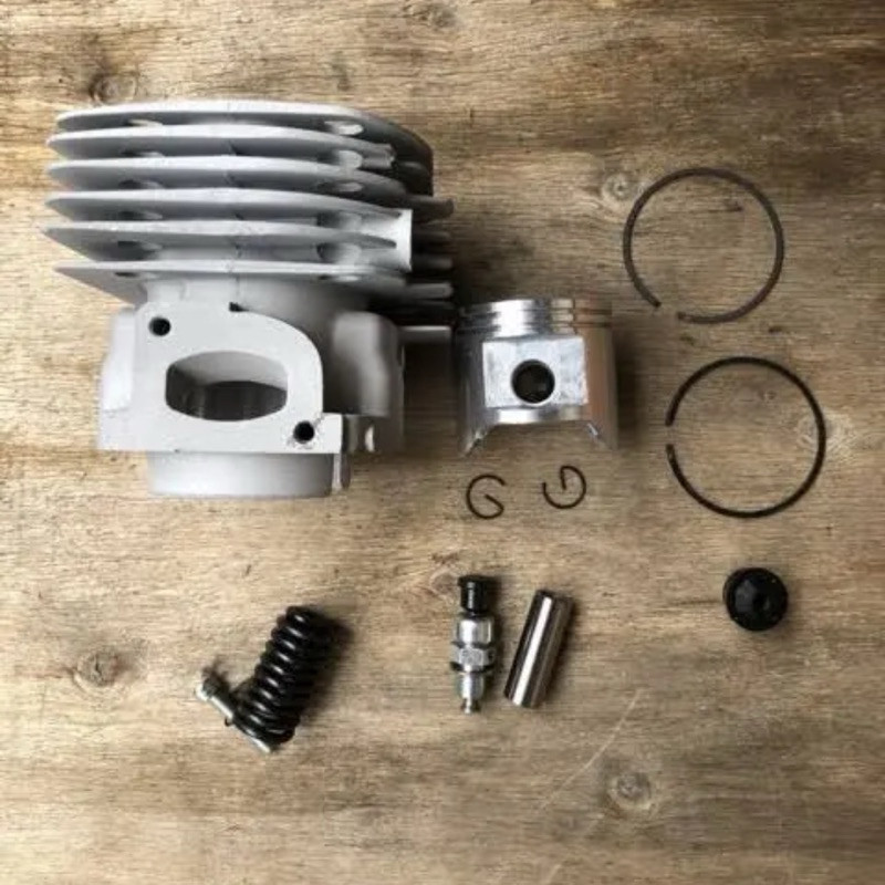 Blok Cylinder Assy Mesin Chainsaw TANIKA 010 / Montana Tipe CS 9000 MTN