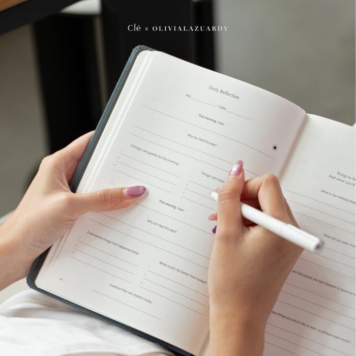 

TERLARIS! [Cle x Olivia Lazuardy] Gratitude Journal | Jurnal | Agenda Linen