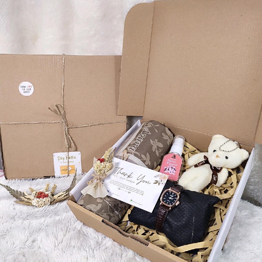 La dreamy gift box hijab segi empat - kado hijab motif premium - kado hari guru - anniversary - wedd