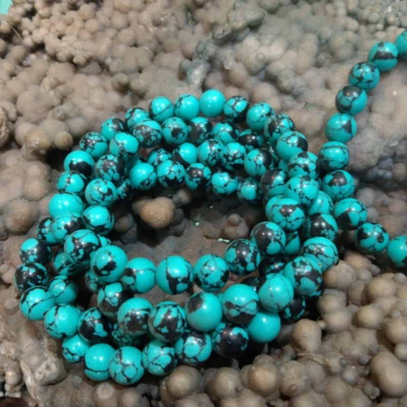 Gelang batu pirus urat hitam