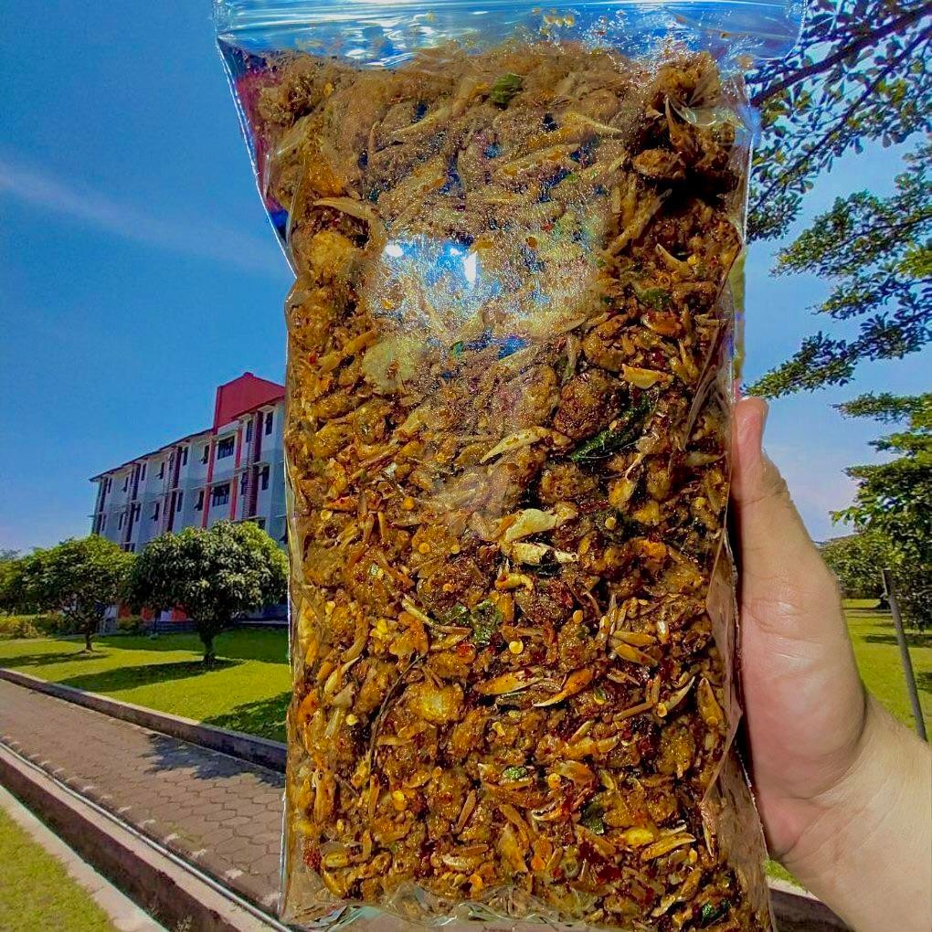 

Cemilan keripik BABY FISH CRISPY PEDAS DAUN JERUK 500 GRAM ( COD ) BEST SELLER food snacks Kriukk snack Food Kering