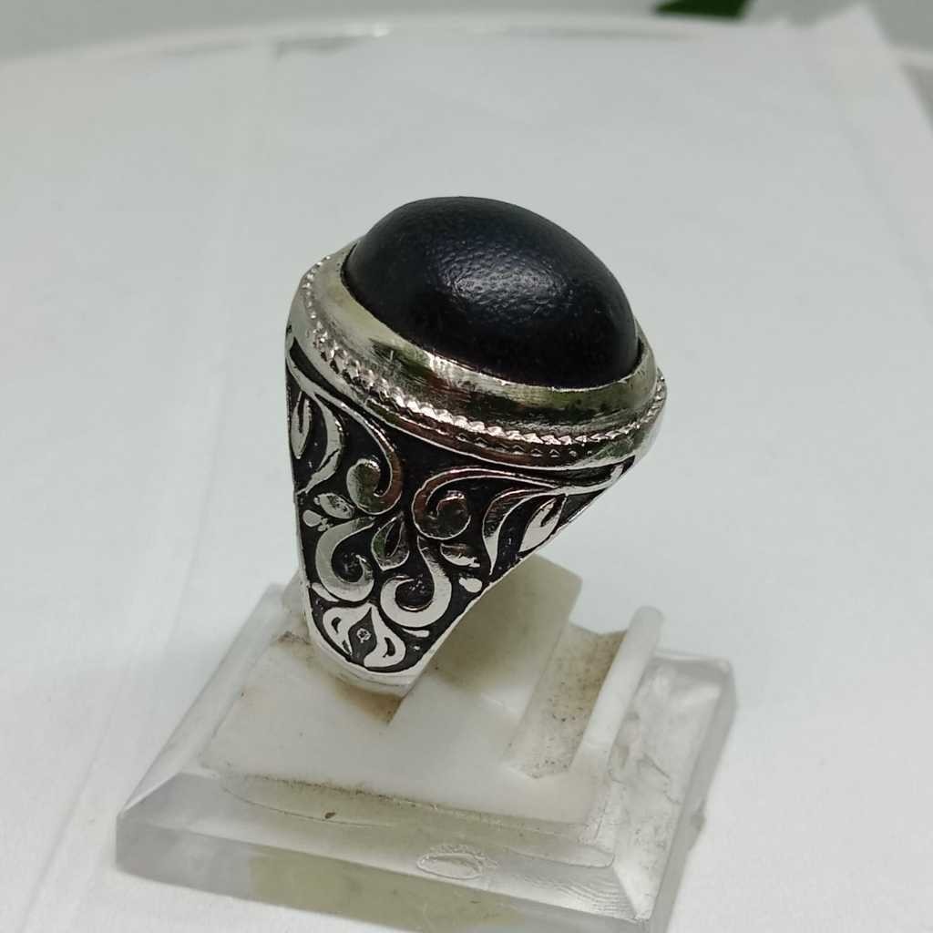 Cincin kayu kelor hitam