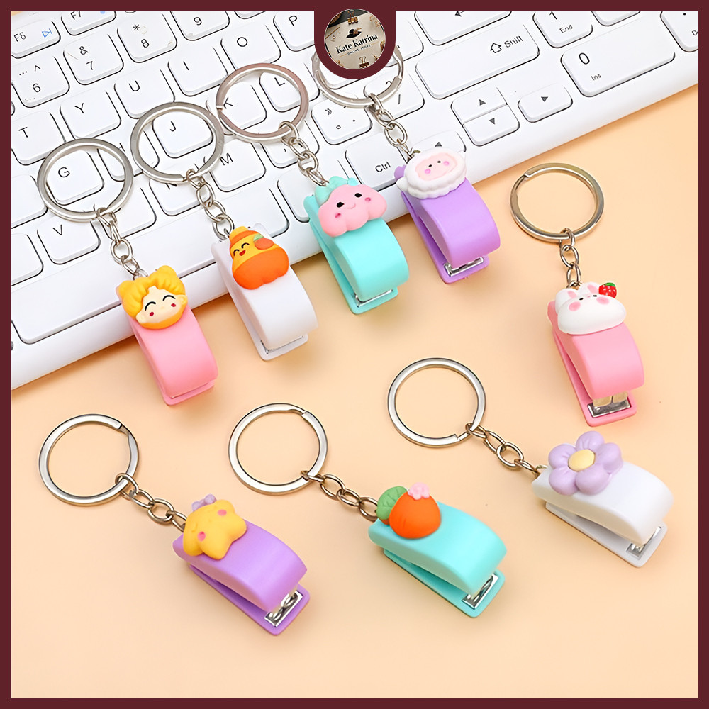 

KK STAPLES MINI GANTUNGAN KUNCI KARAKTER LUCU