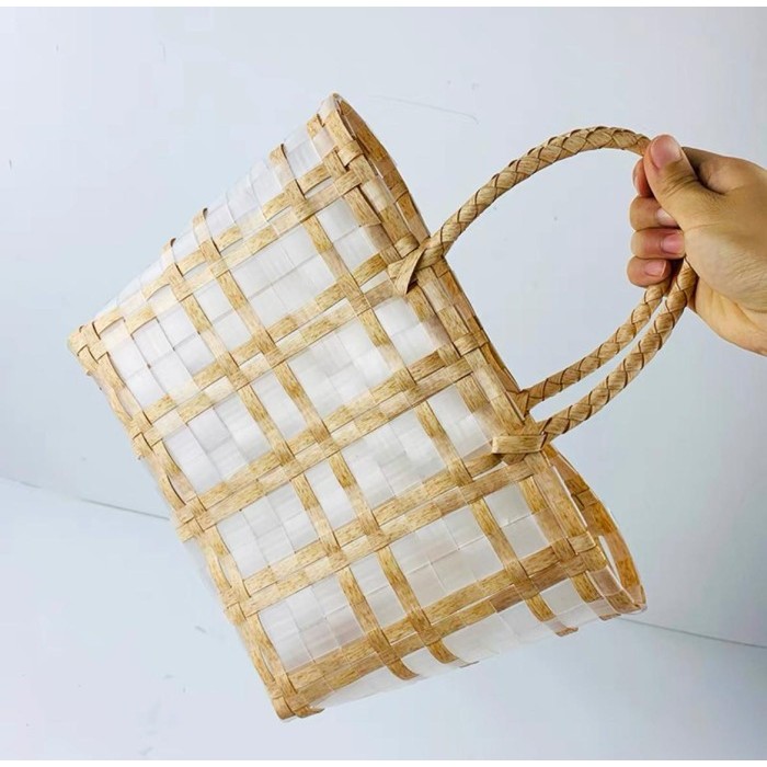 

Tas Keranjang Anyaman Plastik Premium Hampers Goodie Bag Natal Lebaran - Cokelat