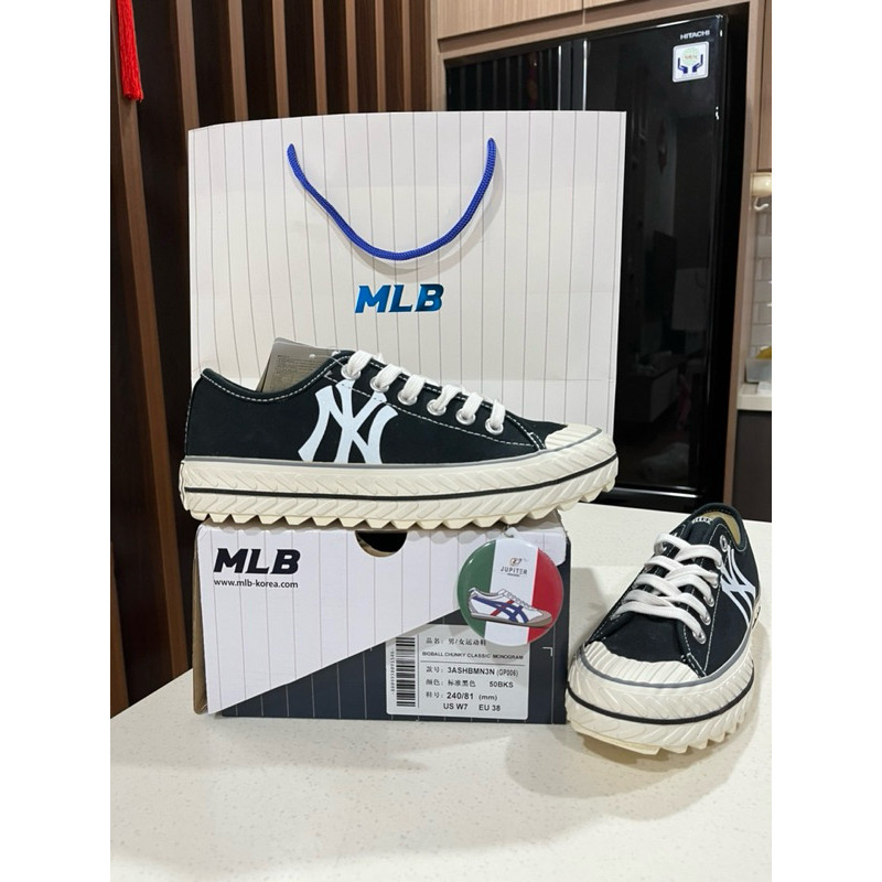 Sepatu MLB Chunky Low NEWYORK YANKEES Black White