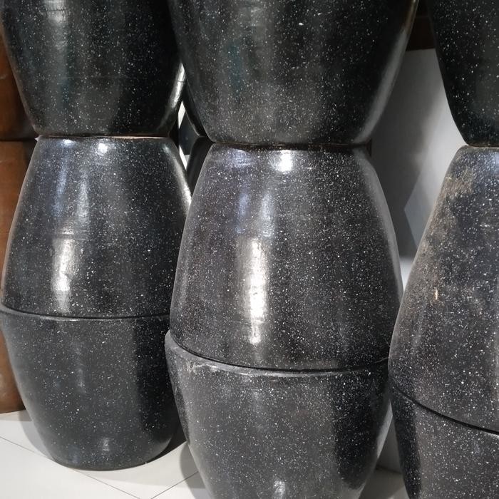 Pot gerabah besar varian hitam