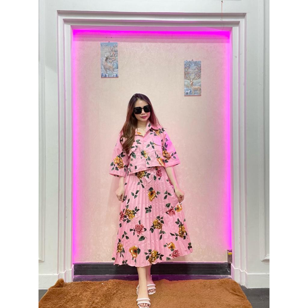 One Set Fuji / One Set Clara Kemeja Crop & Rok Midi Plisket