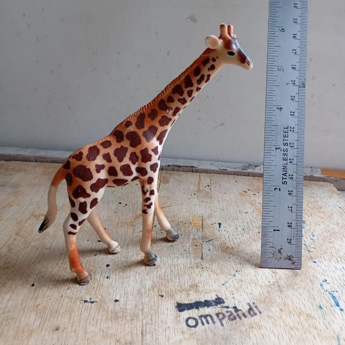 EO99 figure hewan jerapah kode 03