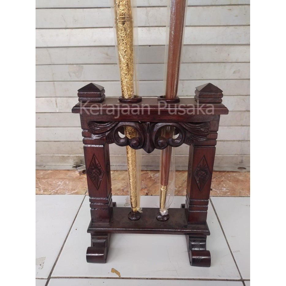 Jagrak tombak Isi 2 Bahan kayu jati Finising plituran KJ535 SK2