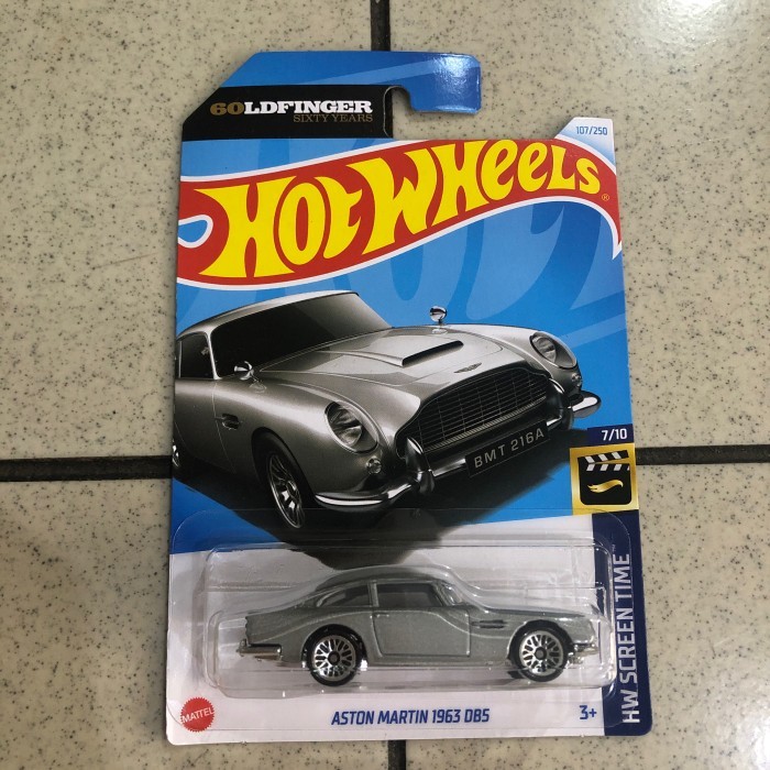HOTWHEELS ASTON MARTIN 1963 DBS GREY SKYFALL 007 HW 60LFINGER SIXTY YEARS HOT WHEELS MAINAN MOBIL MO