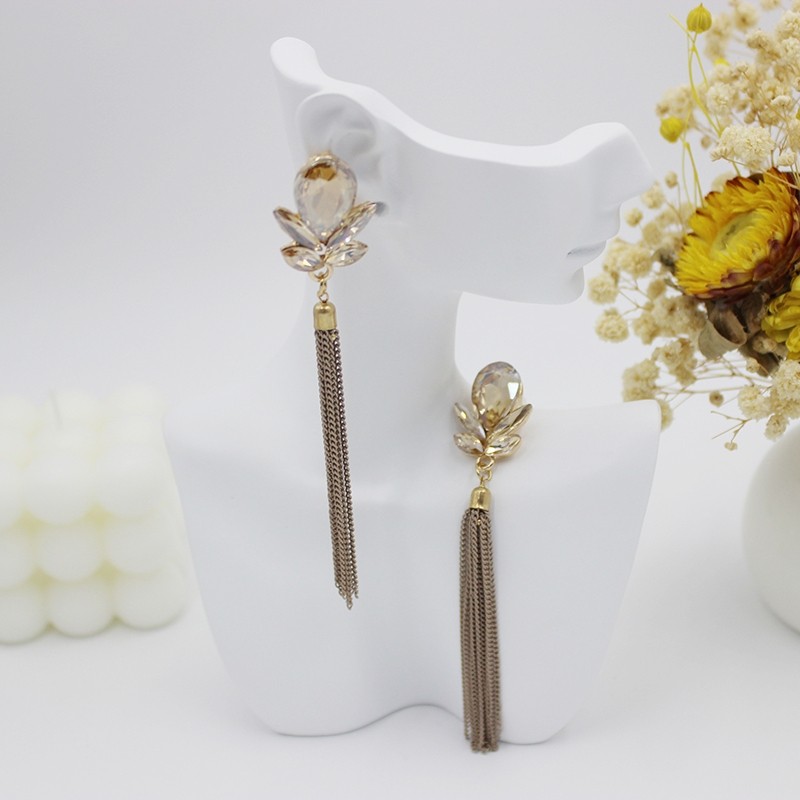 Anting-anting Pejantan Wanita Sederhana Emas Elegan Kristal Panjang Rumbai Anting-anting Wanita m215