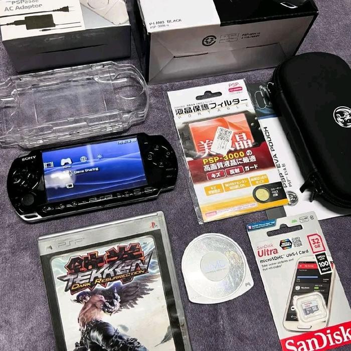 PSP seri 3000 Memori 32 GB  Fullset  No minus  Udah terisi 50 game terbaru  Garansi 6 bulan
