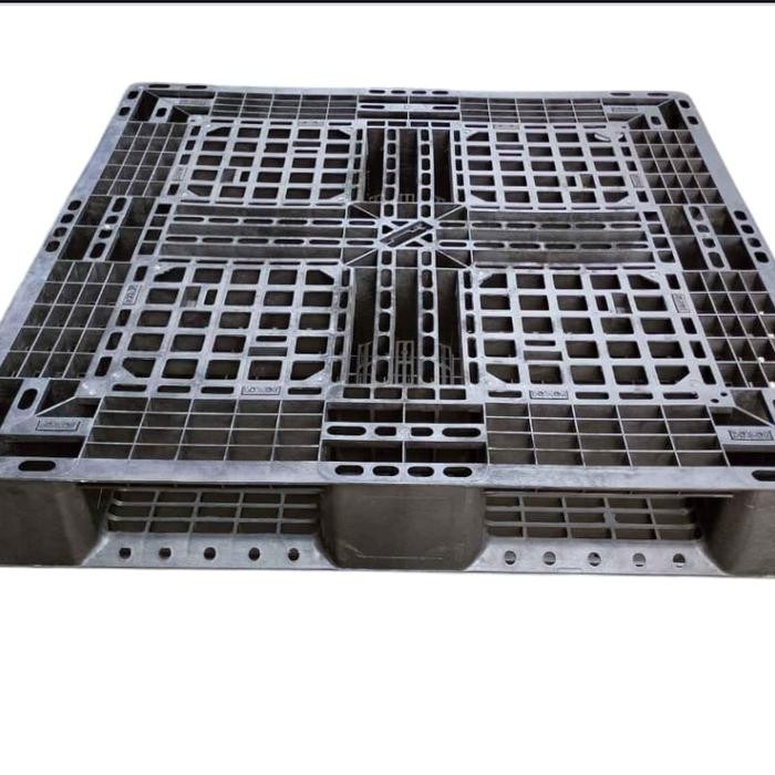 

pallet plastik BARU 1100x1100x150