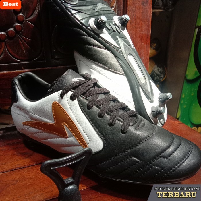 rekomendasi sepatu bola untuk kaki lebar sepatu sepak bola specs terbaru pul 6 baut 100% kulit sapi 