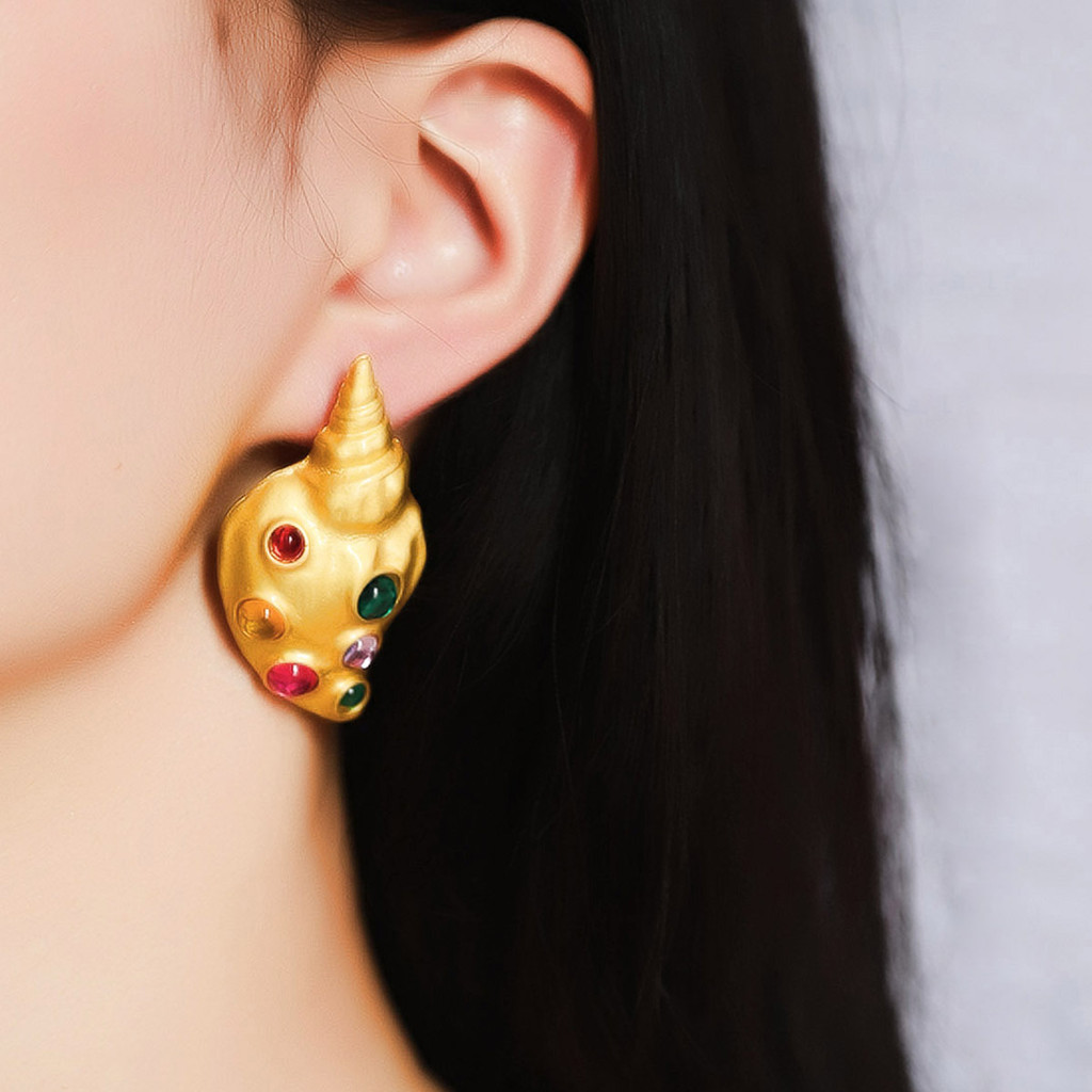 Anting-anting musim panas gaya pengadilan berlian baru yang dipersonalisasi anting-anting keong ceru