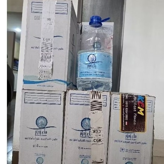 

Zamzam Water - Air Zamzam Asli dari Makkah 100% Asli & Murni Tanpa Campuran kemasan 5 Liter Barcode Pesawat (Hanya pengiriman someday dan Instan serta kargo)