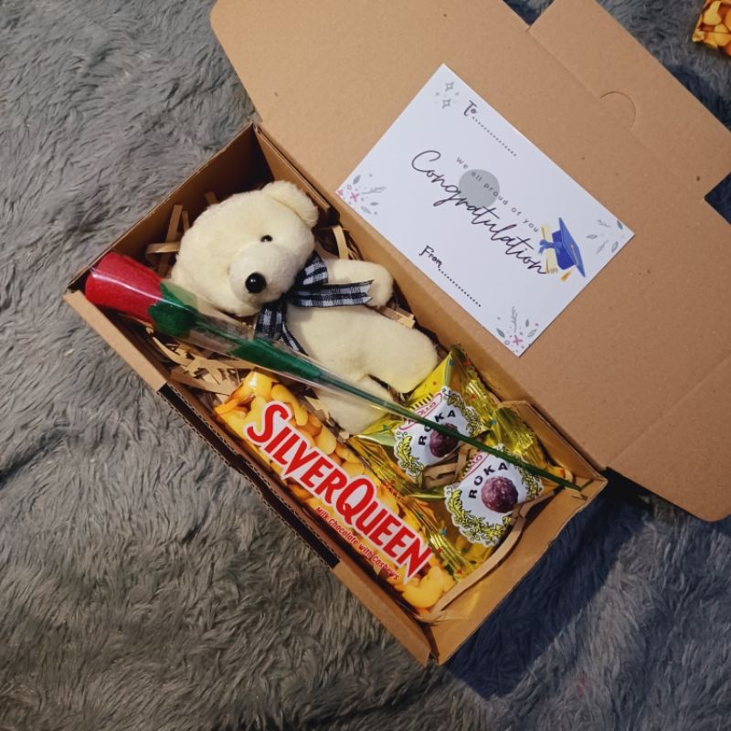 

hampers silverqueen bunga flanel HAMPERS COKLAT VALENTINE WEDDING GRADUATION