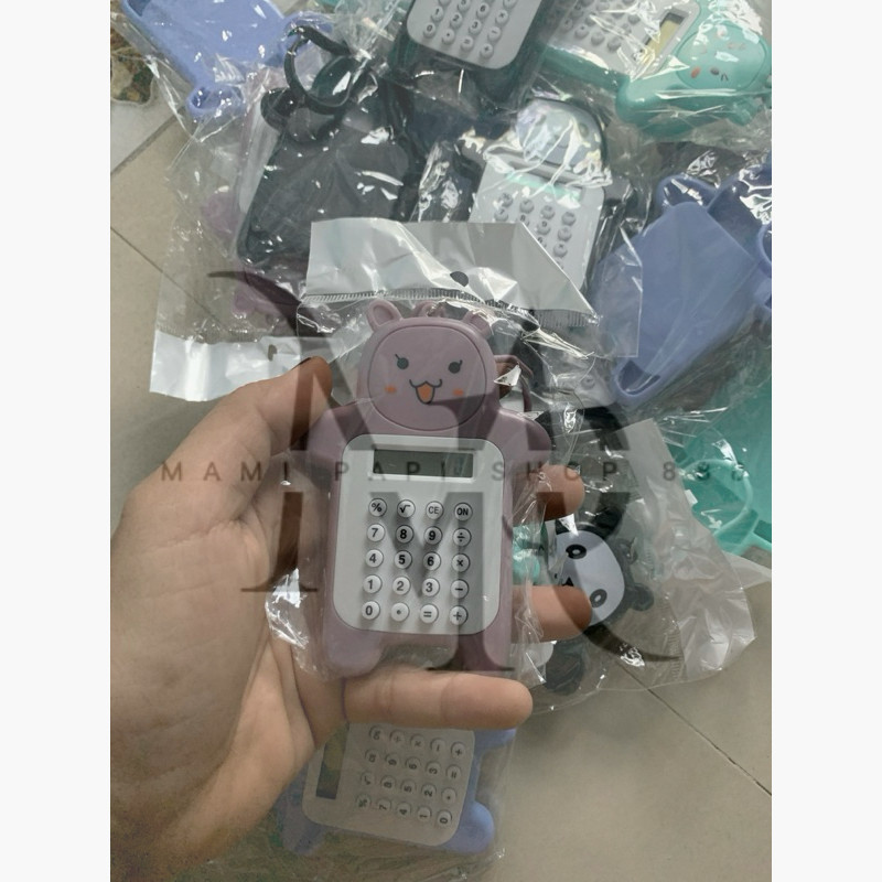 

Calculator Mini Portable Motif Bear / Alatng Pejumlahan Pengurangan Perkalian Pembagian Bentuk Gambar Beruang Lucu / Kalkulator 8 Digit Tombol Karet Perlengkapan ATK Anak Sekolah Kantor / Untuk Aksesoris Hadiah Ulang Tahun Souvenir Multifungsi BERKUALITAS
