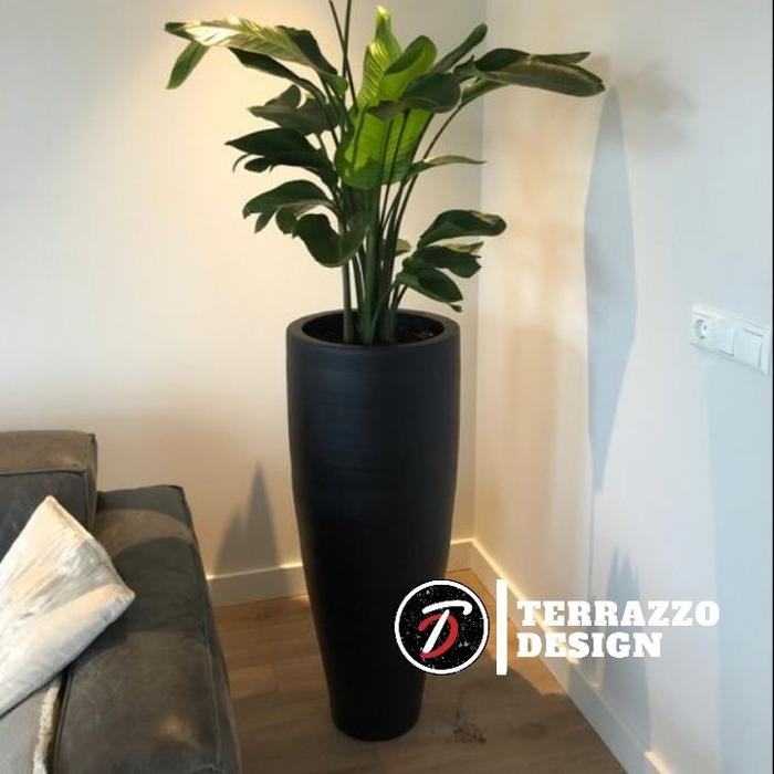 Pot Vas Terazzo Hitam Varian Tinggi 70 Cm-Pot Unik-Pot Indonesia