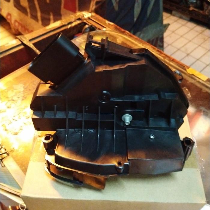 door lock ford fiesta focus rr lh ori top grade