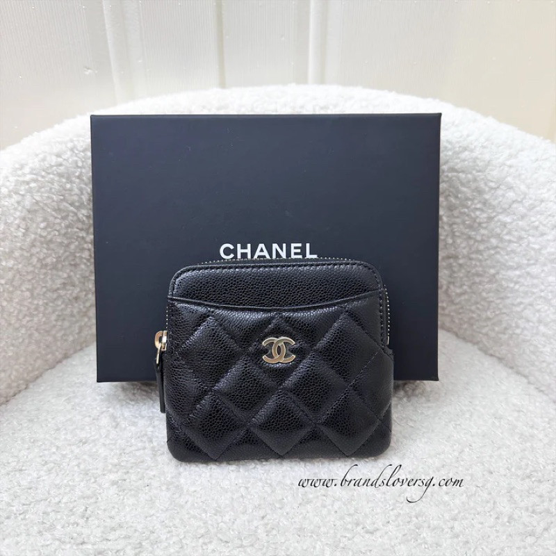 (Brand new) Chanel Zipped Square Compact Wallet in Black Caviar and LGHW