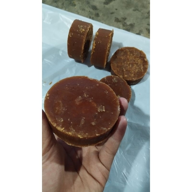 

Gula Aren 1kg Bungkus daun 100% Asli kawung/ Nira Aren Bungkus daun. Alam Herbal 28