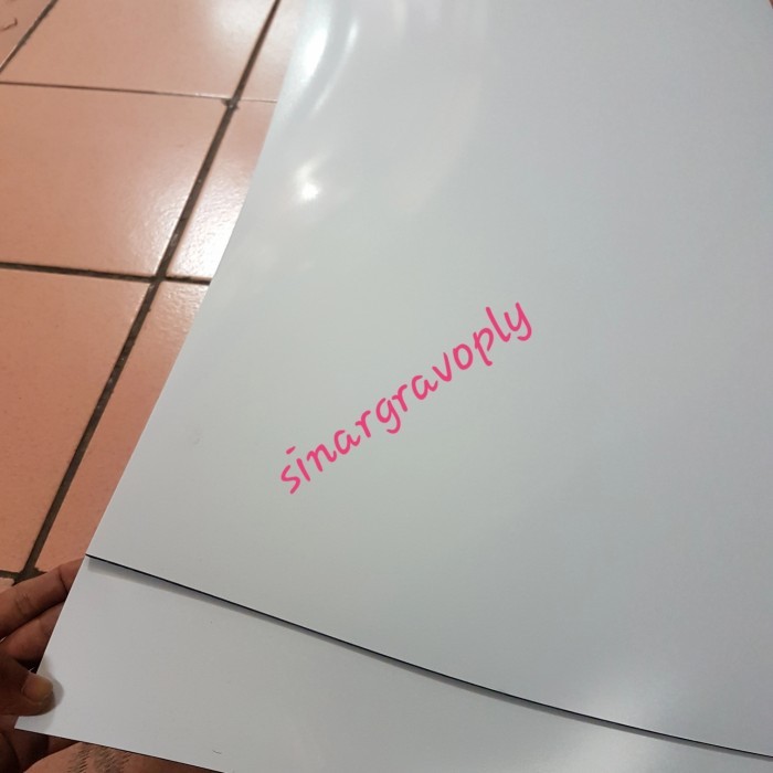 

BEST -gravoply warna putih ukuran 120x60 tebal 1.5ml