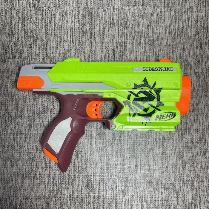 NERF ZOMBIE SIDESTRIKE