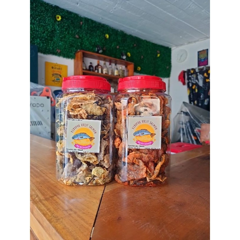 

Paket Combat kerupuk kulit ikan salmon original 220gr Kemasan Toples jumbo Dan Rasa Spicy Toples Jumbo 220gr