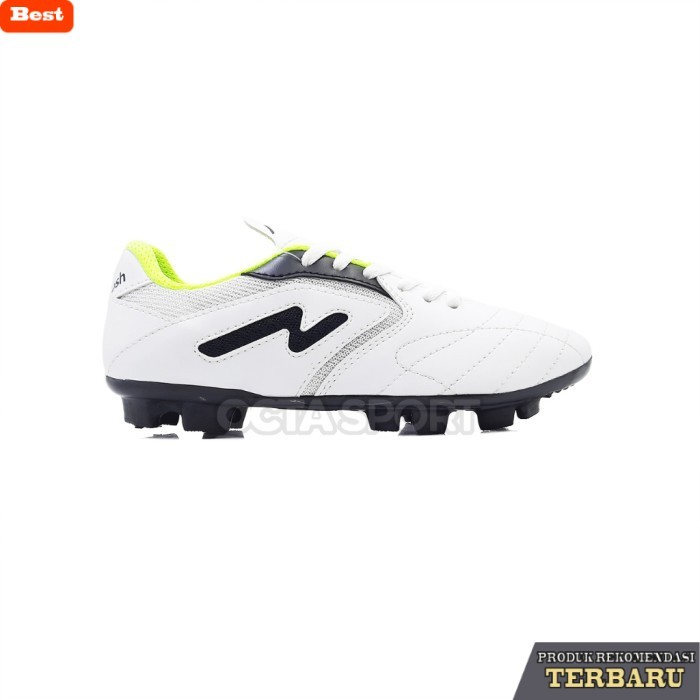 rekomendasi sepatu bola untuk kaki lebar SEPATU BOLA ANAK NUGROSH BACKLASH FG JR - White Black, 35