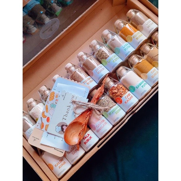 

REMPAH RUAH SPICES GIFT HAMPERS ( 20 bottle @20ml )