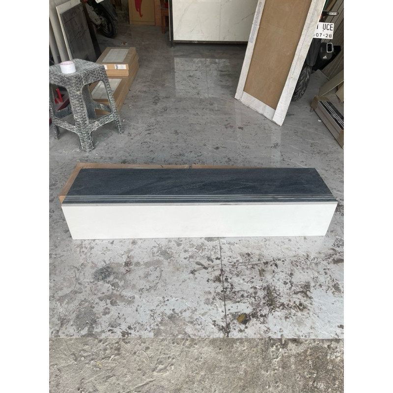 granit keramik tangga ukuran 30x90 30x100 30x120 tersedia custom ukuran / motif / list Plint keramik