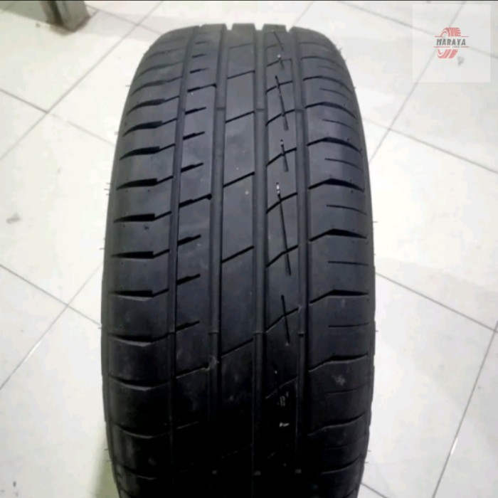 BAN MOBIL  Merk:accelera Type:phi r Size :225 45 R20 Copotan